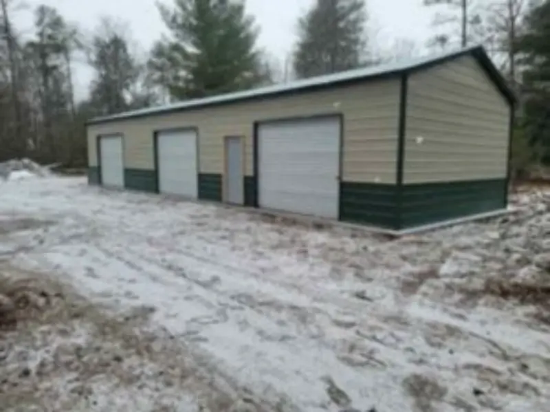 CARPORTS & GARAGES